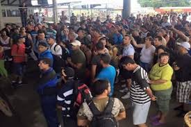 Image result for Más de la mitad de los 1.300 cubanos en Paso Canoas no pueden pagar el vuelo a México