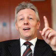 Northern Ireland First Minister Peter Robinson threatens to quit over royal insignia - Peter%2BRobinson