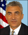 WASHINGTON – Salvador Hernandez, who has headed the FBI in Los Angeles since October 2007, is retiring, according to two people familiar with his situation. - salvador-hernandez-fbi-photo