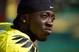 She&#39;s here to talk about her son, Oregon running back De&#39;Anthony Thomas, whose facial characteristics can be spotted throughout Dupree&#39;s youthful face that ... - 9988355-large