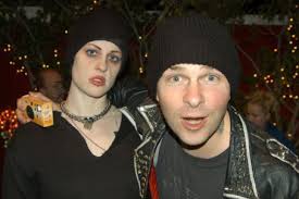 Upload Information: Posted by: static_pallor. Image dimensions: 454 pixels by 302 pixels. Photo title: Brody Dalle and Tim Armstrong - oj5o54cjyv1o1vc