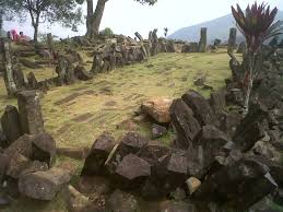 Gunung-Padang 12,000 Years Older Than Gobekli Tepe? Images?q=tbn:ANd9GcSTbkQp0hYMEnXqDjNs9w56Sz0GAJ9fWhFly8juu8no-rR0pfTm