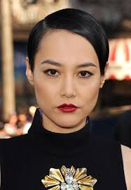 Sleek and straight was the name of the game for Rinko Kikuchi, who opted for total minimalism with this shellacked &#39;do. - Rinko%2BKikuchi%2BShort%2BHairstyles%2BShort%2BStraight%2BfeO1_OZiYpBl