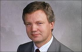David Davis MP cut his teeth in the Conservative whips office during the rows over the Maastricht Treaty. His love of extreme sports has included ... - _44740952_davis92_466bbc