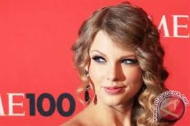 Taylor Swift musisi penghasil uang terbanyak tahun 2013 - 20120119TaylorSwift-001