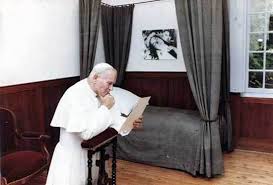 • Neuvaine à Saint Jean Paul II (1920-2005) • Images?q=tbn:ANd9GcSiZCz14gpICVSOxhllUDvkx0viHZZpSV_eYbTlwHZJgxn5VkCo