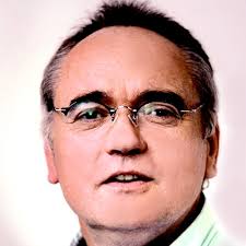 Josef-Otto Freudenreich, 60, Ex-Chefreporter der “Stuttgarter Zeitung”(s.