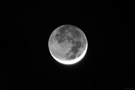 Resultado de imagen de moon moves around the earth
