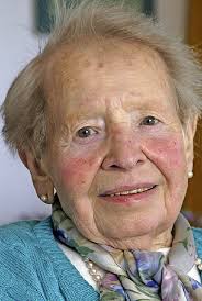 Luise Schweizer, geborene Mamier, feiert am Samstag ihren 90. Geburtstag. Sie wuchs in Wyhl auf und lebt seit 1956 in Oberhausen. - 72568204