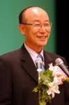Dr. David Yong-gi Cho. David Yonggi Cho is Senior Pastor of the Yoido Full Gospel Church, which is the world&#39;s largest known congregation, with a membership ... - davidyong-gicho100