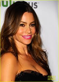About this photo set: Sofia Vergara strikes a pose at The Paley Center for Media&#39;s PaleyFest honoring her show, Modern Family, held at the Saban Theatre on ... - sofia-vergara-modern-family-cast-at-paleyfest-01