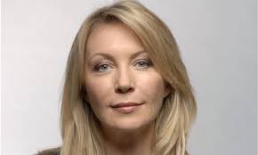 Following a report on a nasty murder in Wales, Kirsty Young made the habitual appeal for information, but this time with a twist. &quot;There&#39;s a Welsh-speaking ... - Kirsty-Young-in-Crimewatc-006