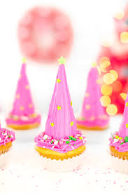 Pink Christmas Tree Cupcakes | Cutefetti
