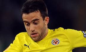 Giuseppe Rossi became the highest-scoring Italian ever in La Liga when he found the net against Tenerife. Photograph: Alberto Pizzoli/AFP/Getty Images - Giuseppe-Rossi-Villarreal-001