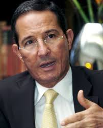 Dimite el ministro de Exteriores de Colombia, Fernando Araújo, ex rehén de las FARC - 2008071772Colombia-dentro