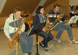 Der Saxofonsatz mit v.l.n.r. Fabian Rößner, Barbara Mayr und ...