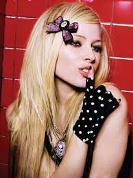 Avril Lavigne Avril lavin or cariba heine? - 334366_1259489678839_full