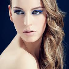 “Bird of Paradise” se llama la nueva colección de maquillaje de Dior y es una fiesta de azules, verdes y rosas. Christian Solano, makeup artist ... - 1_4x420