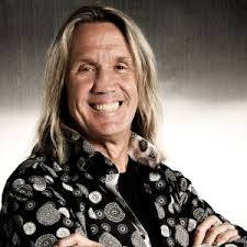 Em 2006, Geoff Martin, do site Canada.com, entrevistou Nicko McBrain, baterista do Iron Maiden, e entre outros assuntos perguntou ao baterista sobre sua ... - nicko-mcbrain-christian