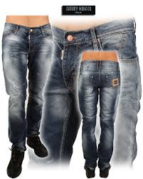 ازياء شبابى 2017 , بناطيل جينز جديدة 2017 , اجمل بناطيل جينز على الموضة 2017 images?q=tbn:ANd9GcT