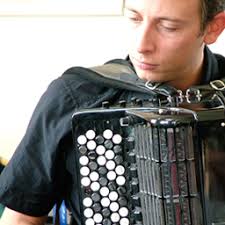 Ian Watson is representative of a new generation of accordionists in the UK. He is extremely busy working not only with orchestras, chamber ensembles, ... - strumenti-musica-fisarmonica-strumenti-musica-fisarmonica-ian-watson-21