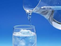 Alasan Mengapa Kita Harus Banyak Minum Air Mineral