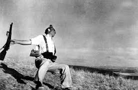 La celebre foto di Robert Capa scatta ain Spagna durante la guerra civile