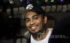Glenn Fredly Deviano Latuihamallo atau yang dikenal dengan nama Glenn Fredly saat diwawancarai mengenai pembuatan lagu bersama musisi keturunan Maluku di ... - 20120814_Glenn_Fredly_5932