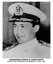Laksamana TNI R. Soebijakto sesungguhnya itu merupakan pemimpin tertinggi TNI Angkatan Laut yang pertama kali disebut Kepala Staf Angkatan karena dua orang ... - Laksamana%2520Madya%2520R.%2520Soebijakto
