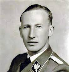 Reinhard Tristan Eugen Heydrich (Halle del Saale, 7 de marzo de 1904 – Praga, 4 de junio de 1942) fue el segundo al mando de las SS, organización del ... - 1218216504692_f