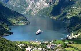Resultado de imagem para geiranger fjord