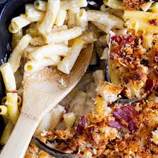 Creamy Mac and Cheese with Bacon Crumbs - Simply Delicious