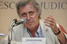 Na tarde desta terça-feira (8/11), o jurista espanhol Antonio Baylos Grau palestrou na Escola Judicial do Tribunal Regional do Trabalho do Rio Grande do Sul ... - 8-Baylos-ele