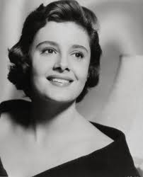Carla Dora Podesta (1934). Elle est née à Tripoli, en Libye. Elle est italienne d&#39;origine argentine. Elle débute au cinéma en 1950dans Strano appuntamento ... - 76412428