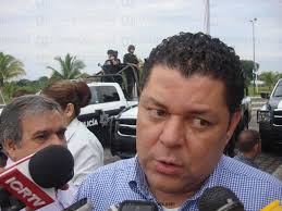 ... número de detenciones, gente que roba carros, casas, pero, insisto, hace falta esa participación de la gente”, dijo Mendoza Amezcua. virgilio mendoza 16 - virgilio-mendoza-16