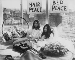 Image of John Lennon and Yoko Ono