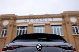 Slowdown in Renault's sales volumes hits shares