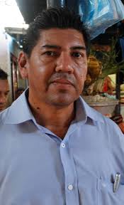 Luis Carrillo, vendedor mayorista. // OSCAR DIAZ ACOSTA/ EL UNIVERSAL - luis-carrillo-1col