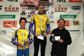 Leo Appelt (Mitte) und Carlo Kaubisch (links) gewannen in ... - 8813_web