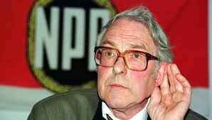 Der verurteilte Rechtsterrorist Manfred Roeder trat im Jahr 1998 für die NPD ...