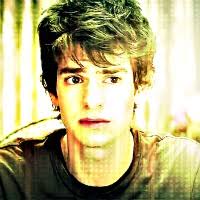 upload image - Andrew-as-Peter-Parker-the-amazing-spiderman-andrew-garfield-34842761-200-200