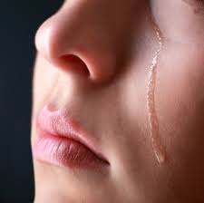 Image result for wanita menangis