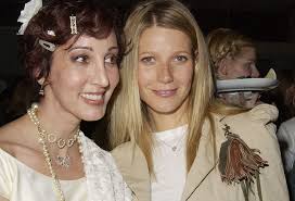 Merle Ginsberg and Gwyneth Paltrow at W/WWD&#39;s Black &amp; White party, 2002, photographed by J.Vespa/WireImage ... - BLOG_Packages_LA_Merle-Ginsberg_960_slide1