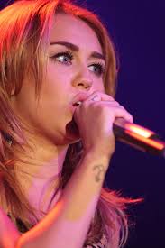 More Angles of Miley Cyrus Bright Nail Polish - Miley%2BCyrus%2BNails%2BBright%2BNail%2BPolish%2BNC3wP41n9p5l